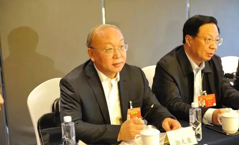郭天康委员同住甘全国政协委员讨论政府工作报告