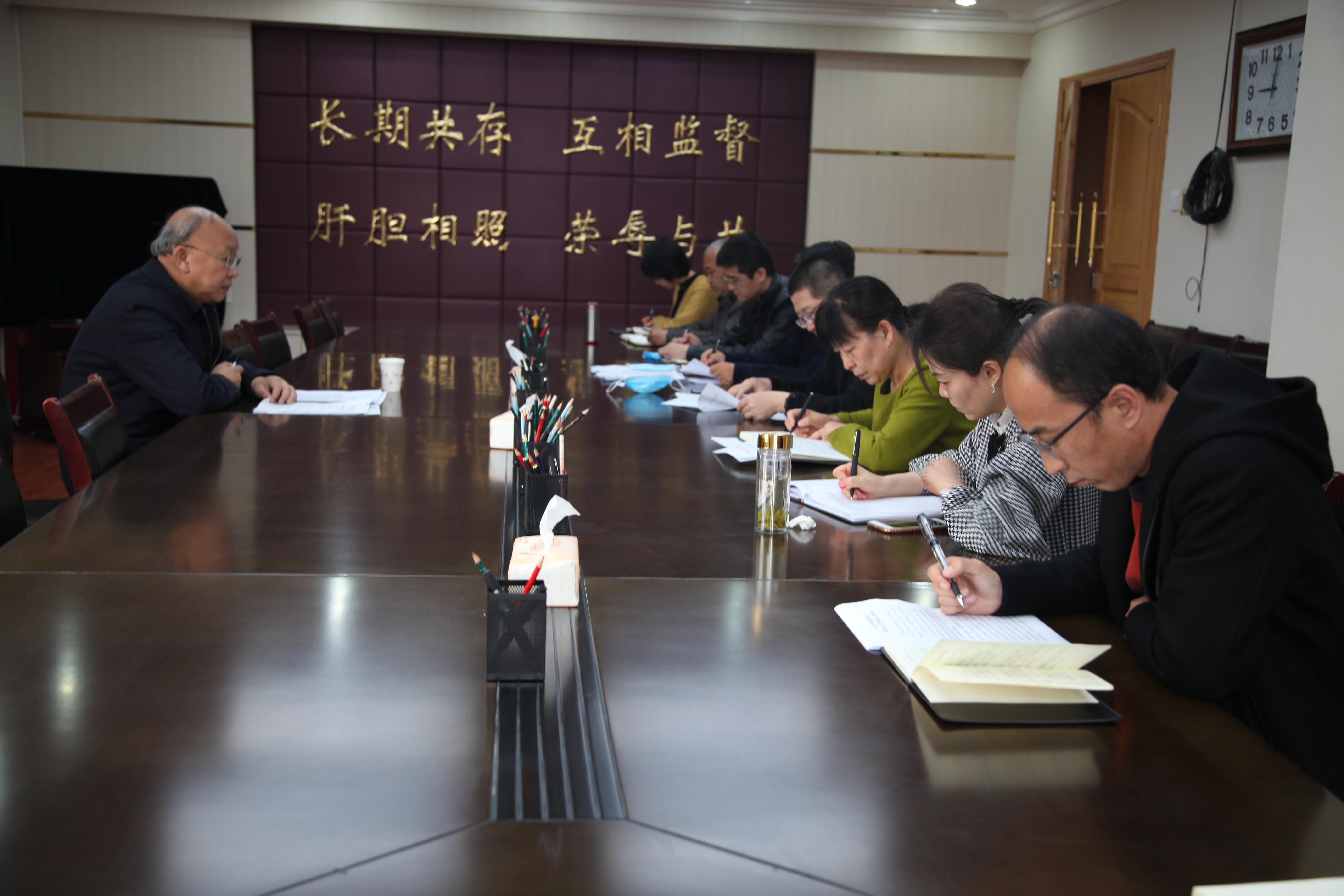 省委会机关召开脱贫攻坚推进会