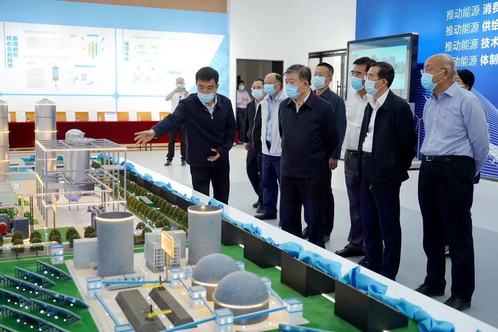 陈竺率调研组来甘肃调研   杨震参加调研